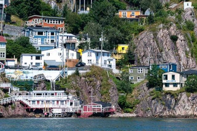 RUNNING HOLIDAYS CANADA